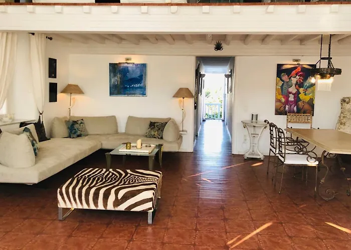 Unique Townhouse, Mykonos Chora بيت للعطل